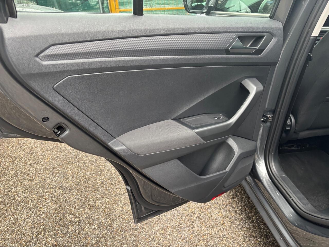 Volkswagen T-Roc 1.6 TDI Business BlueMotion
