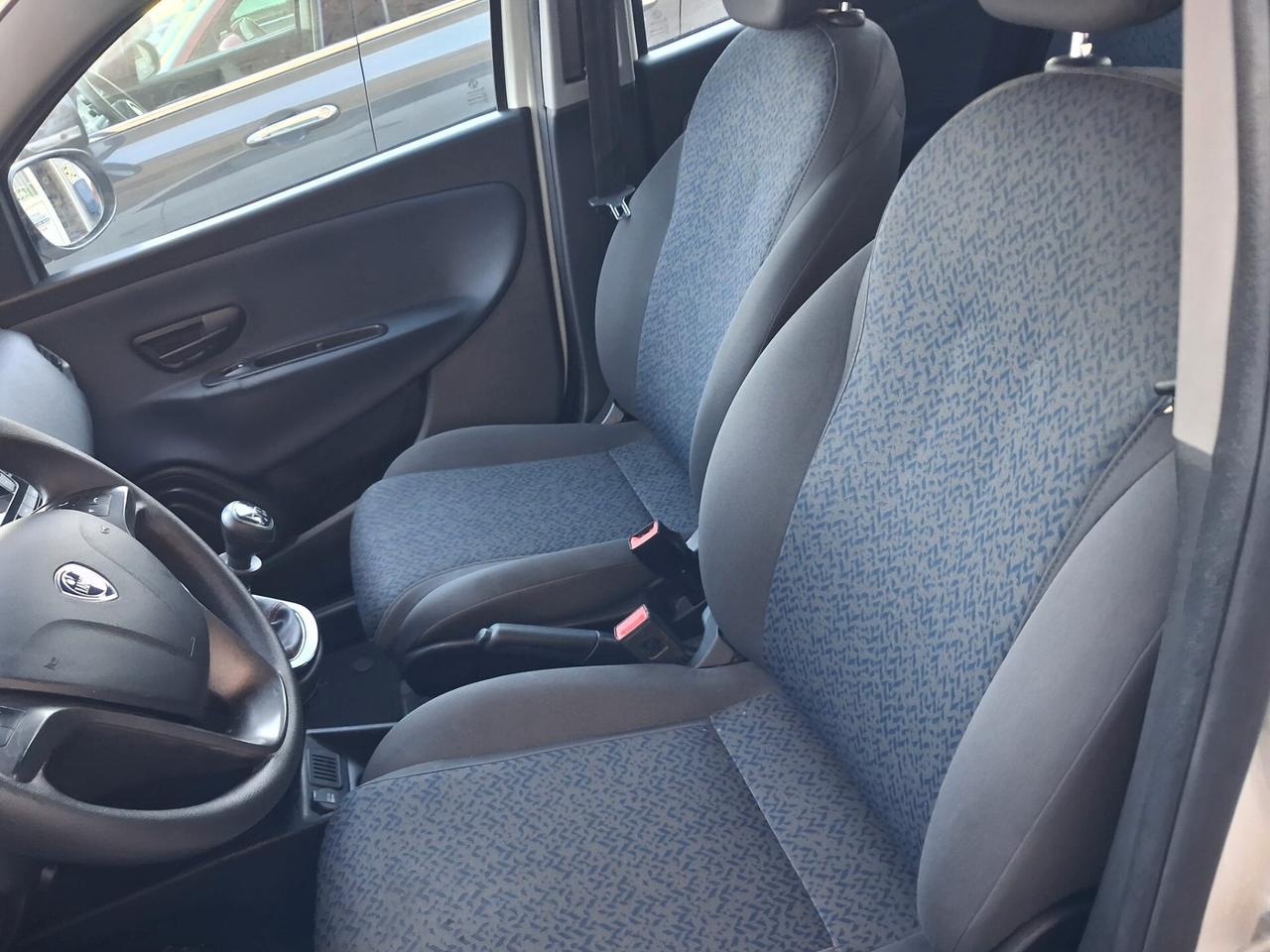 Lancia Ypsilon 1.0 FireFly 5 porte S&S Hybrid