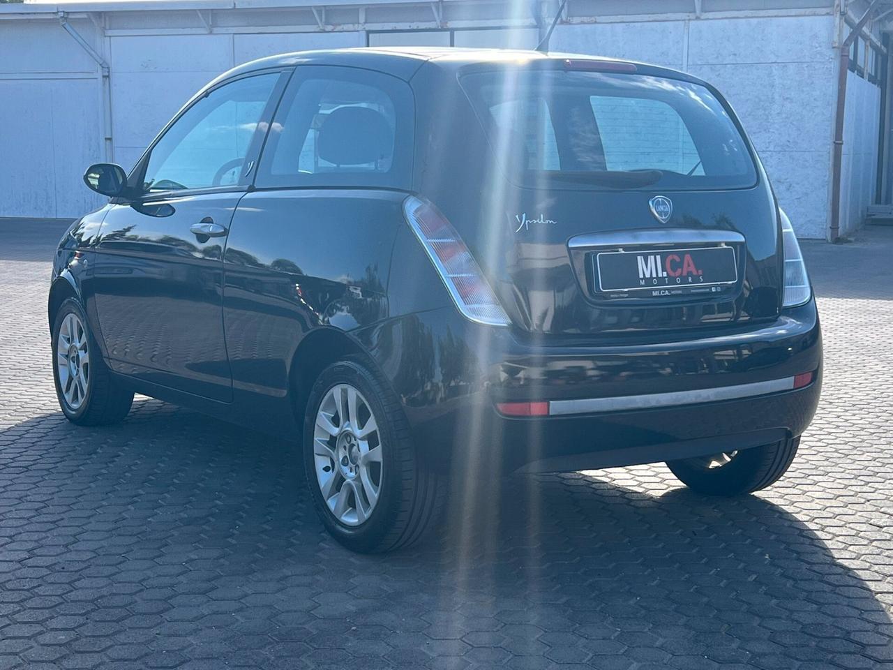 Lancia Ypsilon 1.3 MJT 75 CV Argento