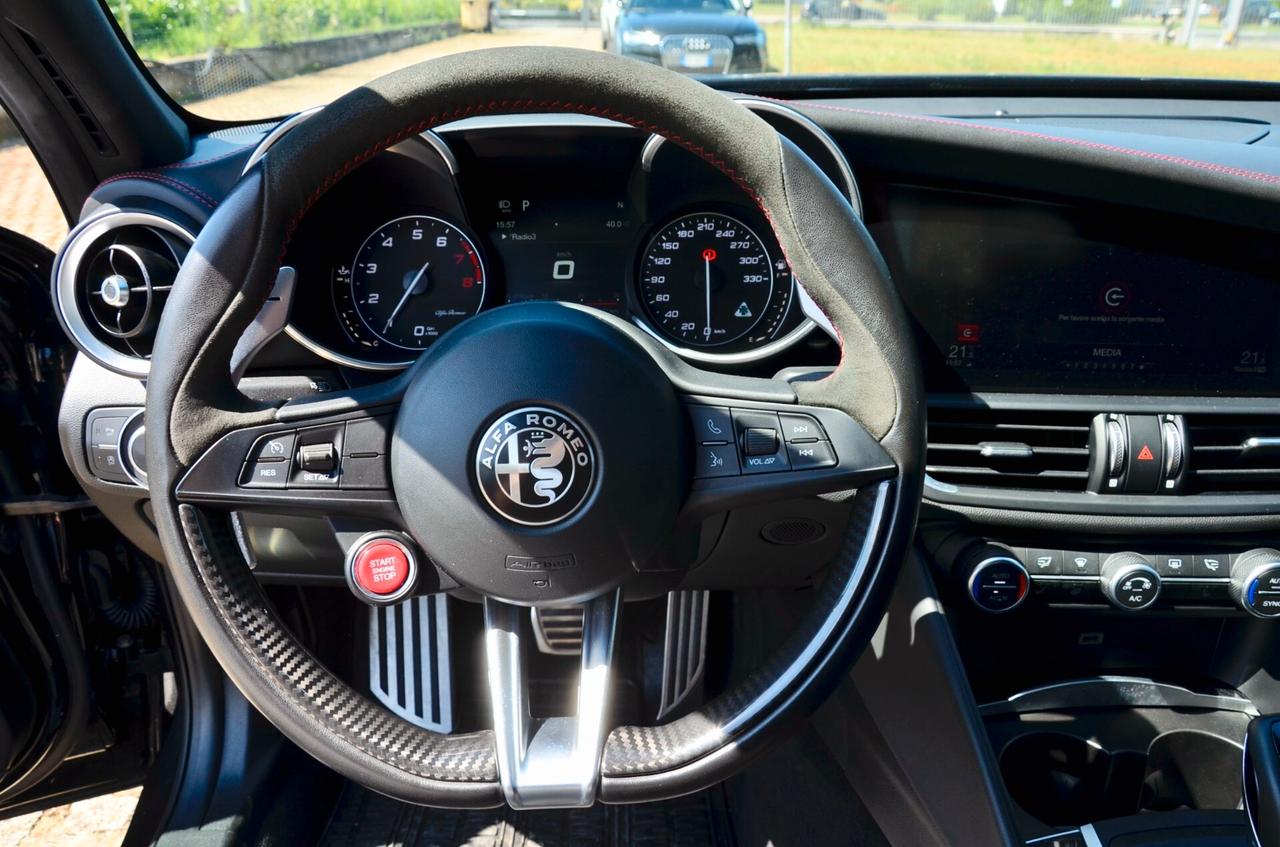 ALFA ROMEO GIULIA 2.9 T V6 QUADRIFOGLIO 510cv AUTO, SERVICE FCA, EURO 6B, HI-FI HARMAN/KARDON, NAVI, RETROCAMERA, XENO, PERMUTE