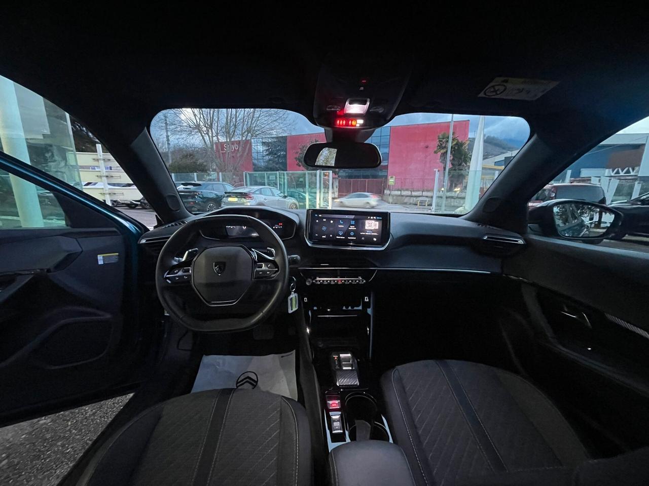 Peugeot 2008 PureTech 130 S&S EAT8 Allure