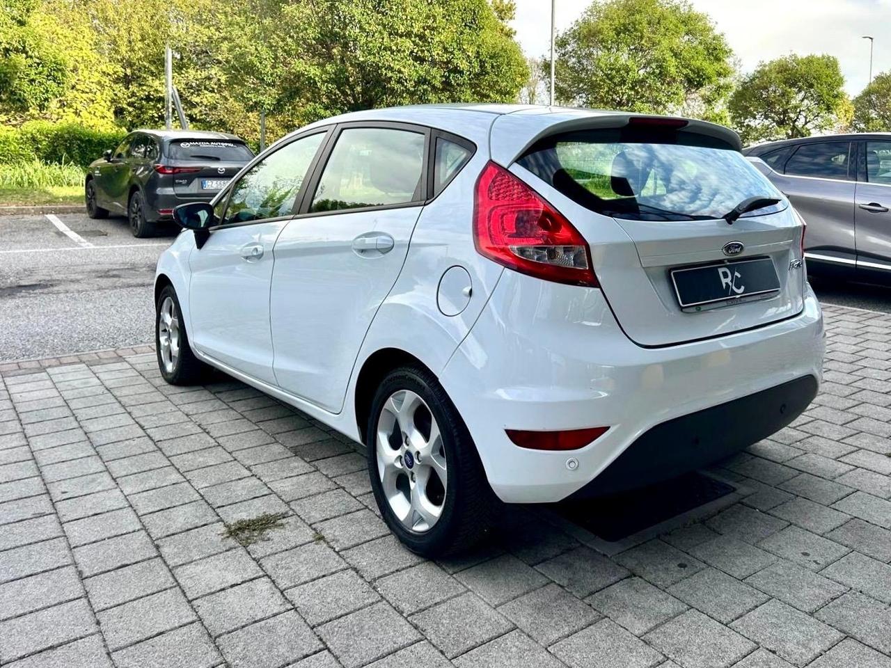 Ford Fiesta 1.4 automatica neopatentati