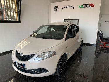 Lancia Ypsilon 1.2 5 porte Silver NEOPATENTATI
