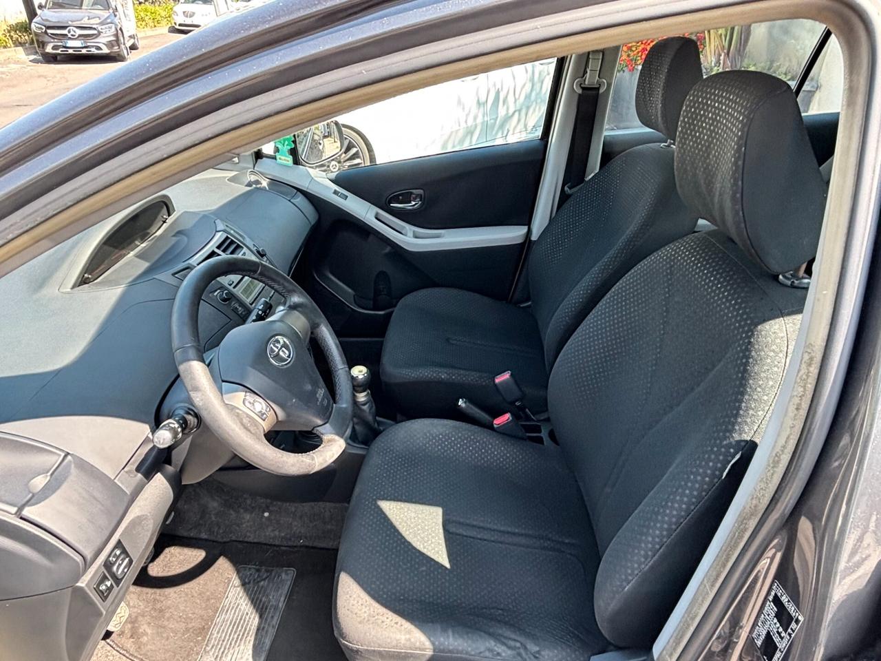 Toyota Yaris 1.0 5 porte