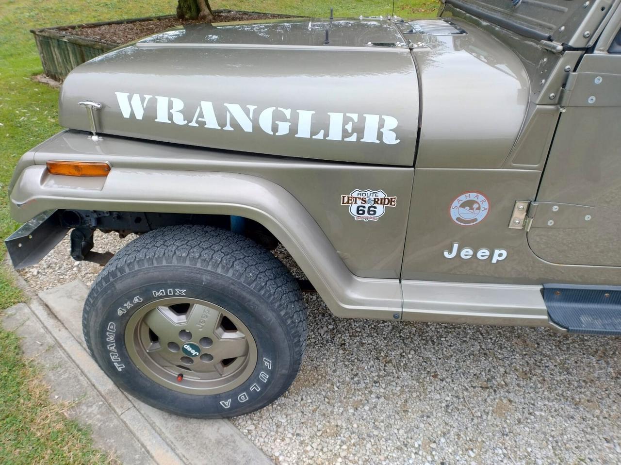 Jeep Wrangler 2.5 BENZINA | 1988 117 CV |Completa di tutti gli accessori 2 Treni Gomme