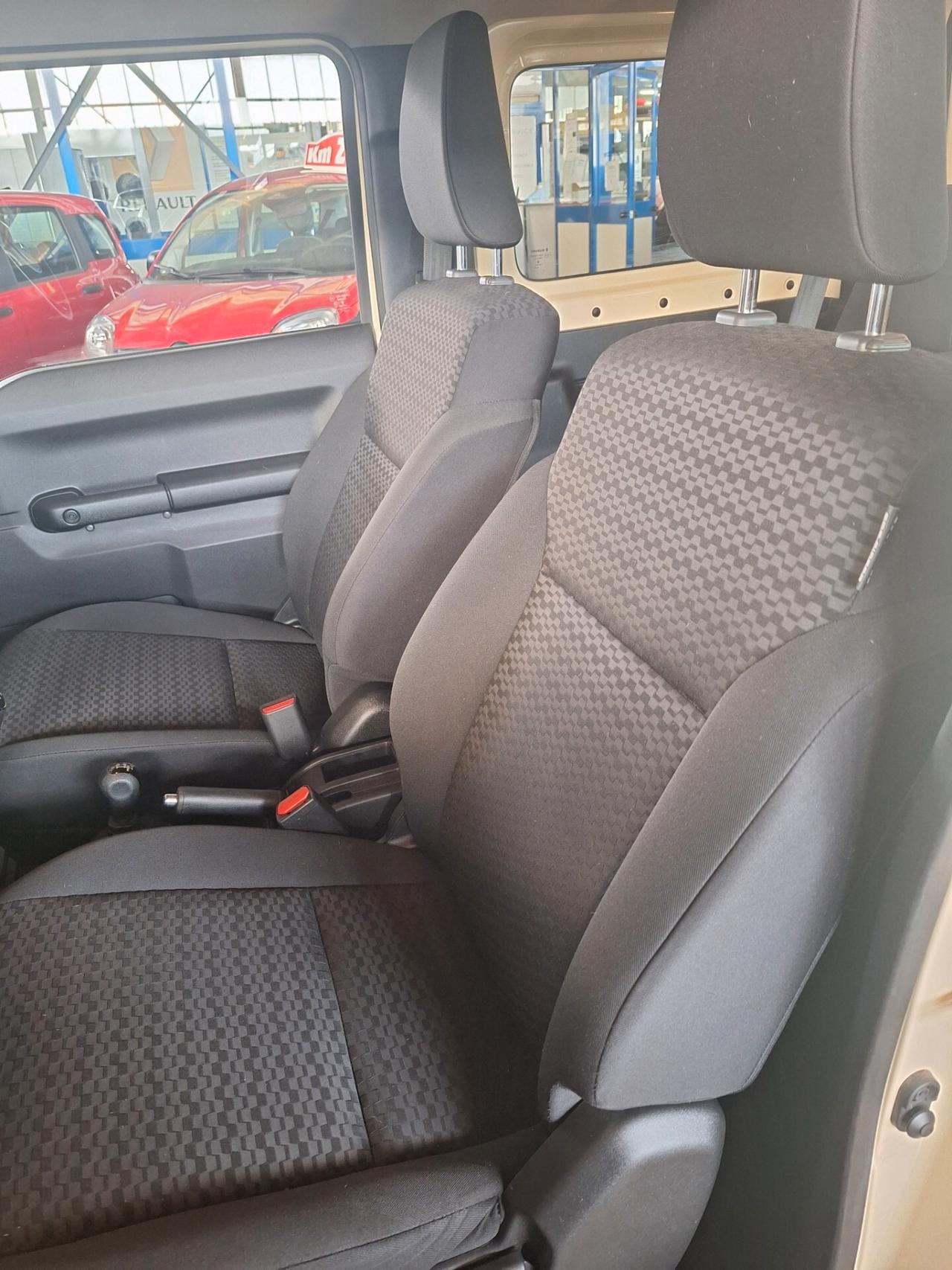 Suzuki Jimny 1.5 5MT Top