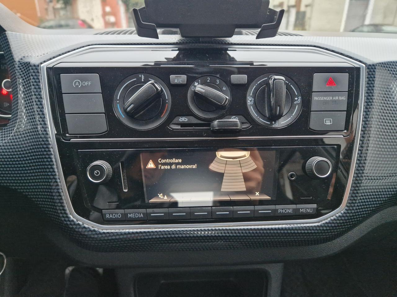 Volkswagen up! 1.0 60CV AUTOMATICA, 5 porte, Bluetooth, Sensori