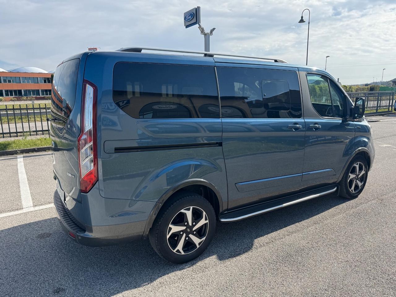 Ford Tourneo Custom Active 2.0 Diesel-Hybrid 185CV 8 posti