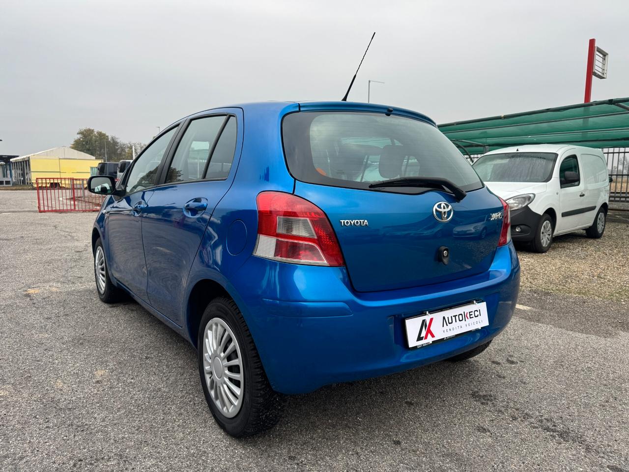 Toyota Yaris 1.0 5 porte Sol