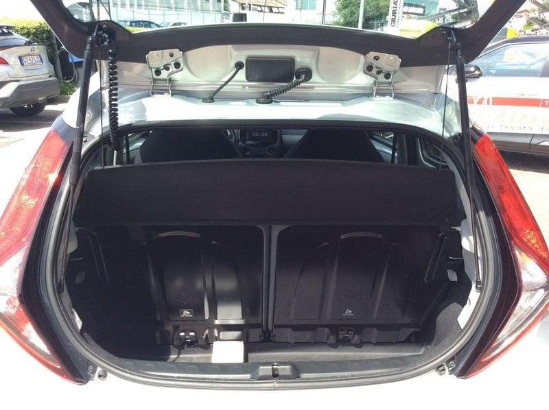 Toyota Aygo Connect 1.0 VVT-i 72 CV 5 porte x-play