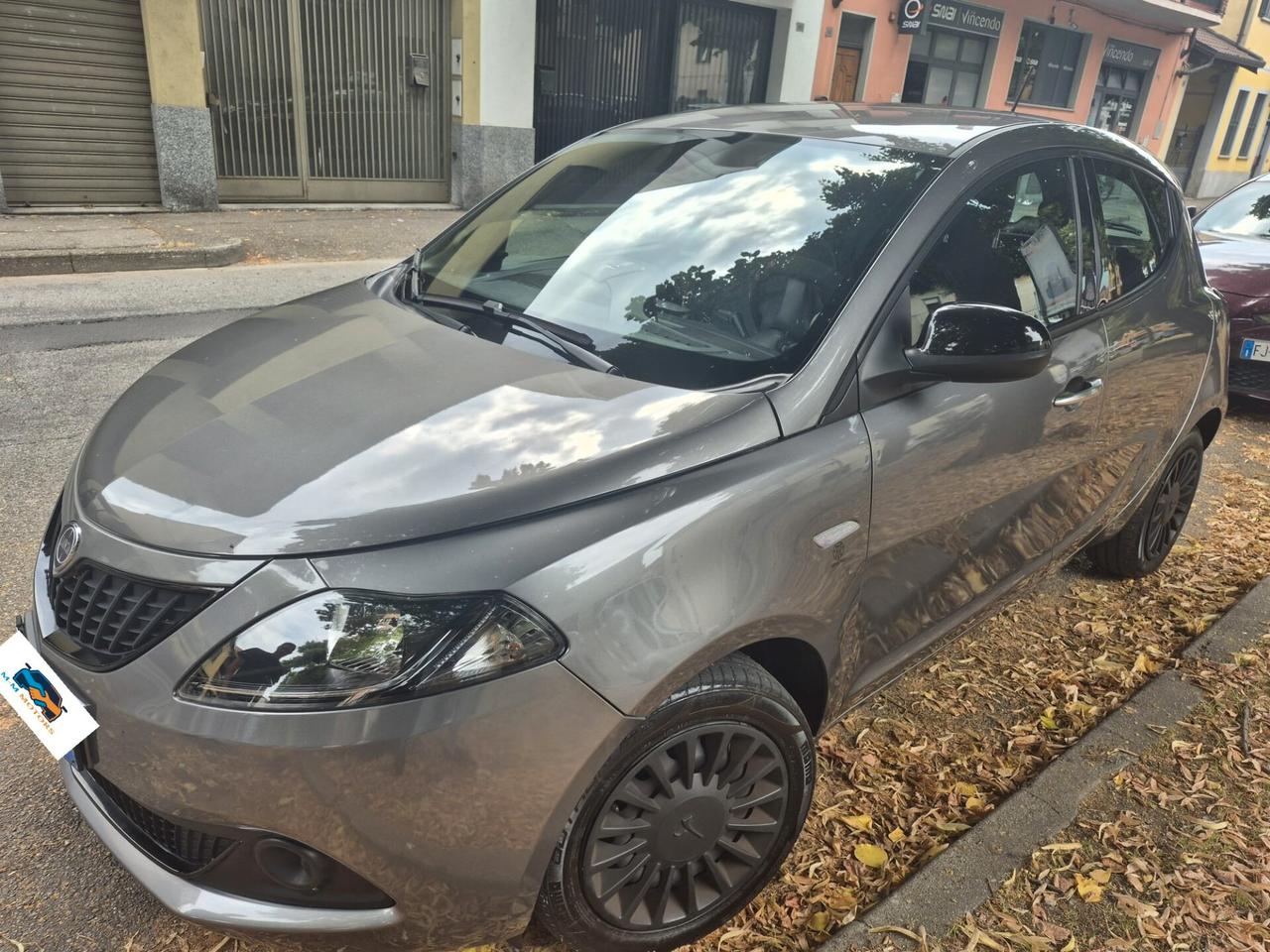 Lancia Ypsilon 1.0 FireFly 5 porte S&S Hybrid Silver