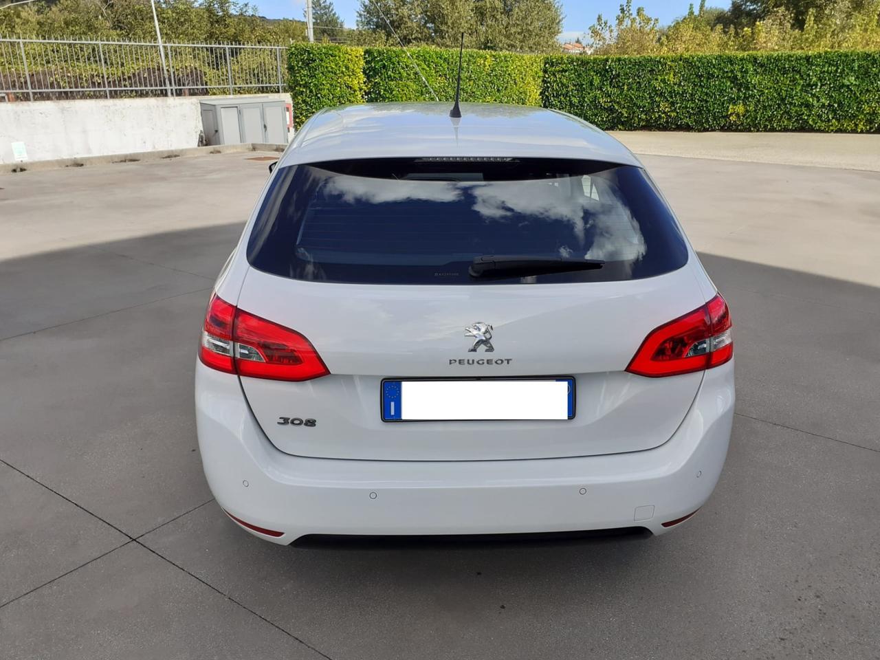 Peugeot 308 BlueHDi 130 S&S SW Allure