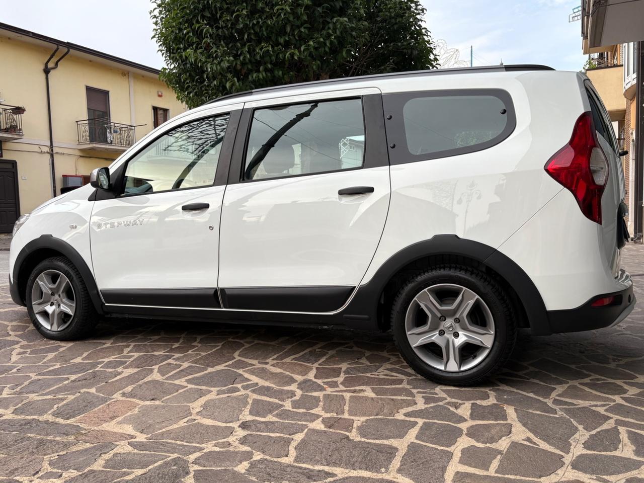 Dacia Lodgy STEPWAY 1.5dCi 7 POSTI AUTOCARRO N1