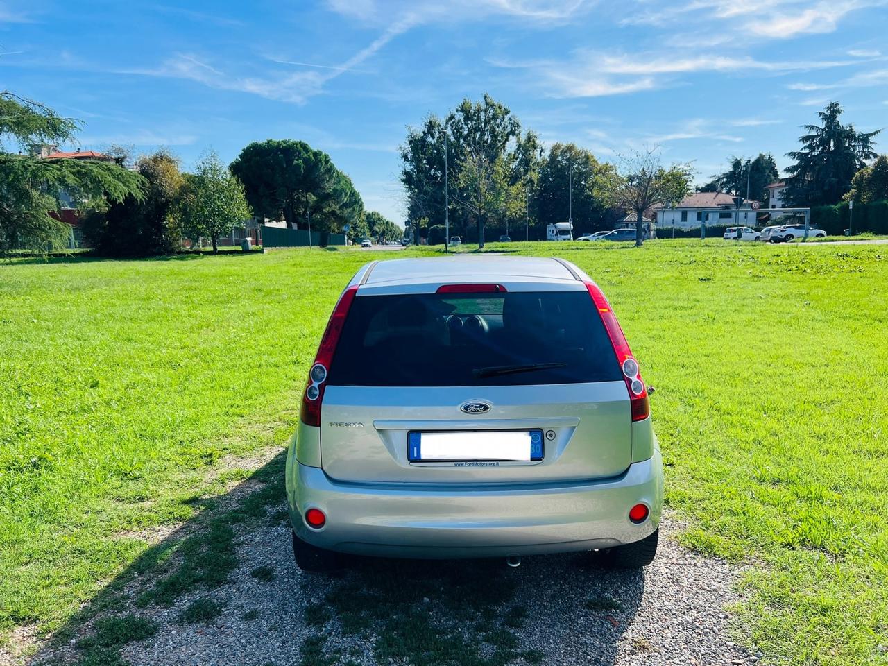 Ford Fiesta 1.2 16V 5p. Ghia
