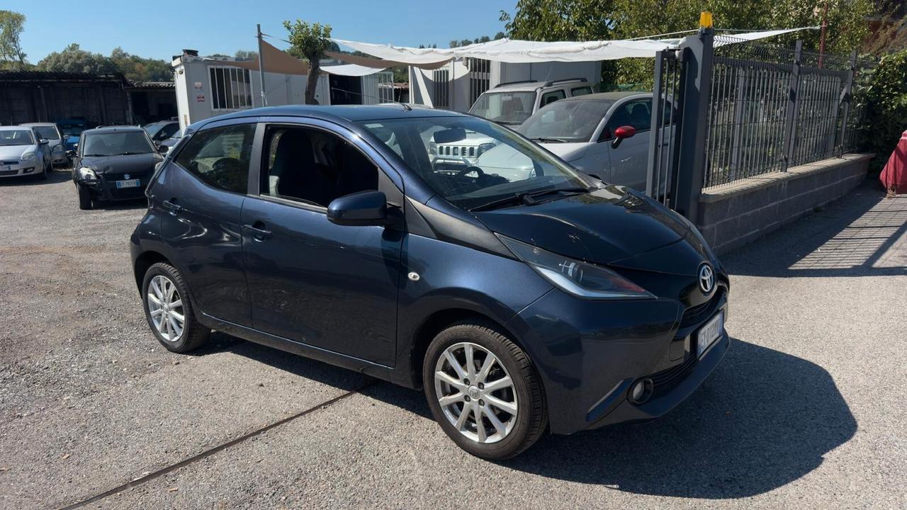 Toyota Aygo 1.0 VVT-i 69 CV 5 porte x-wave