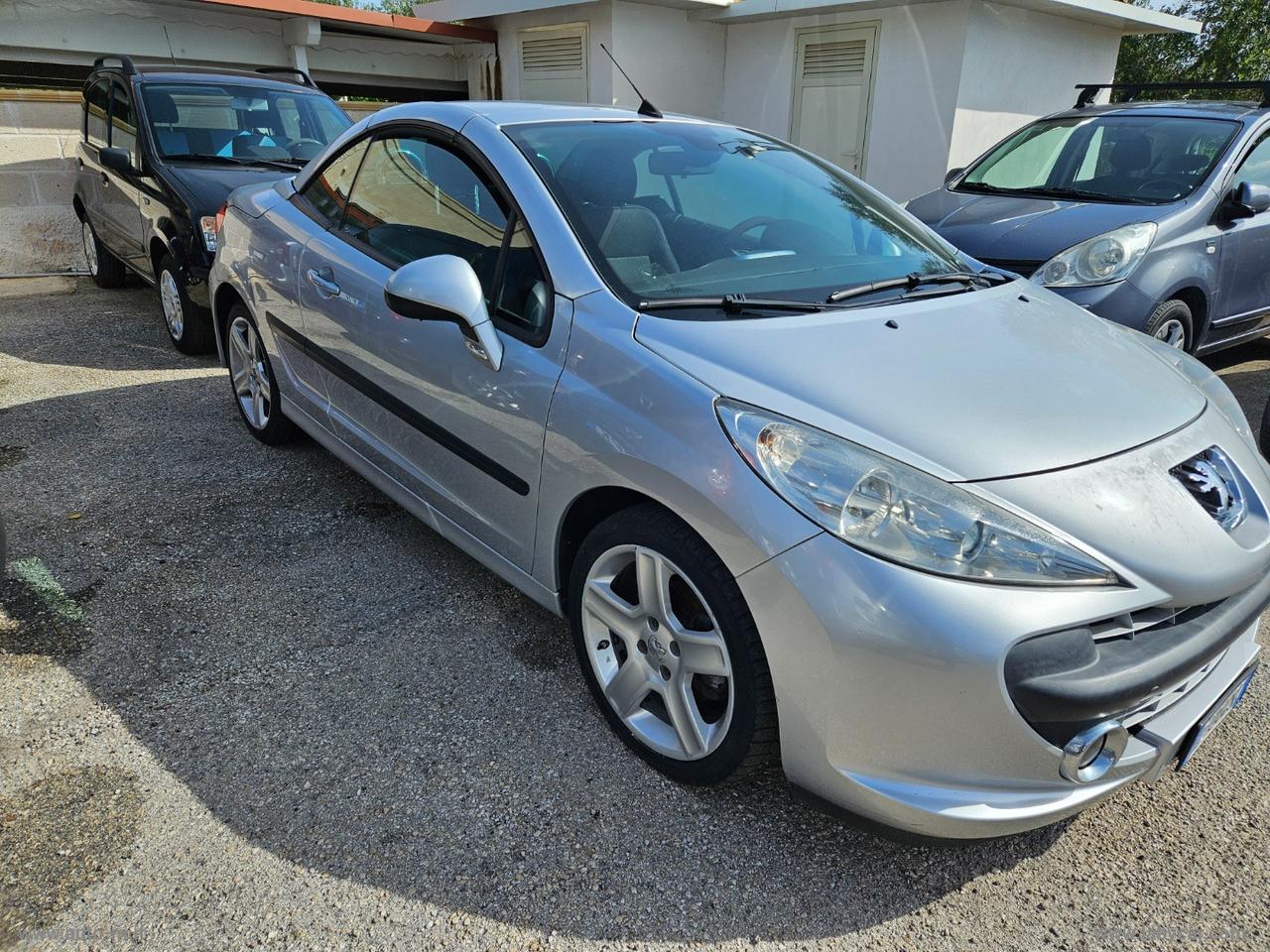 PEUGEOT 207 1.6 HDi 110 CV CC Féline