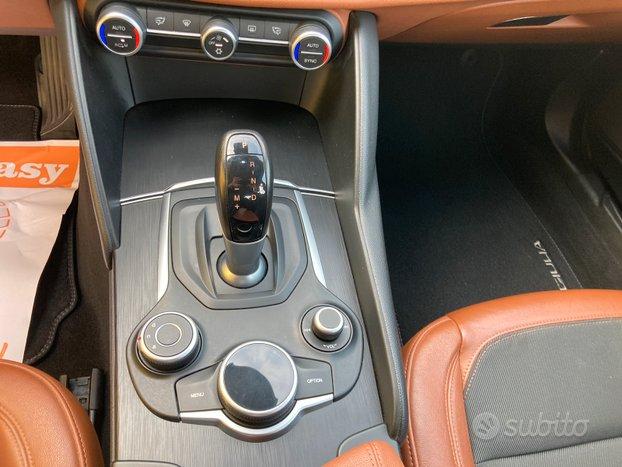 Alfa Romeo 2.2 Turbo Diesel 180Cv AT8 Super