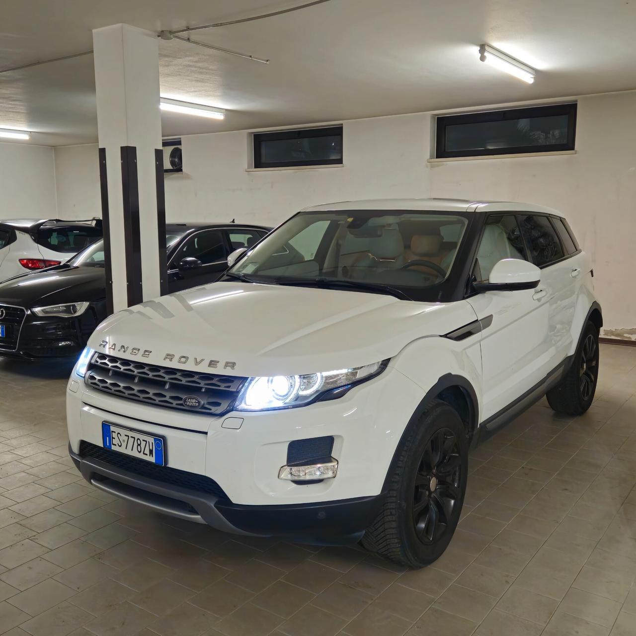 Land Rover Range Evoque 2.2 TD4 5p. Pure Tech Pack Launch Edition