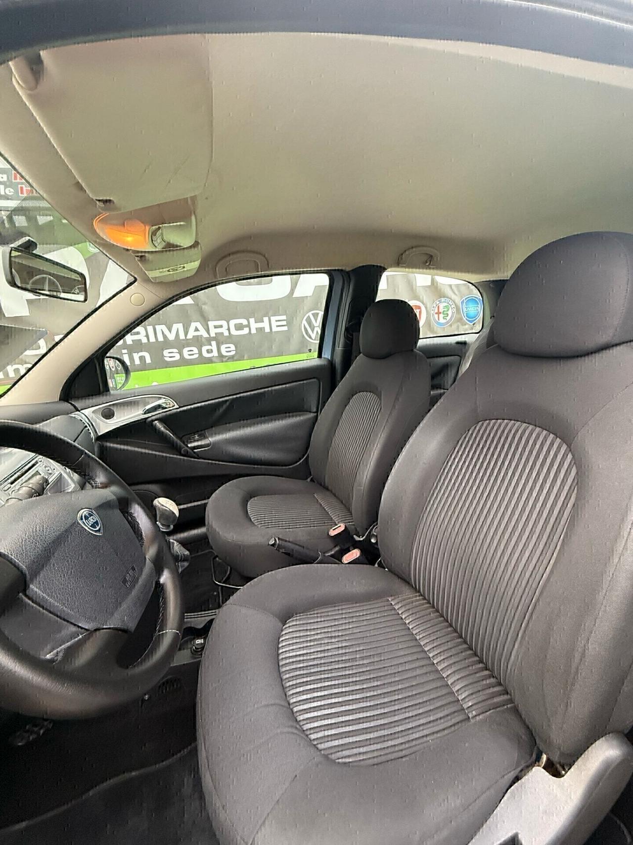 Lancia Ypsilon 1.2 Versus