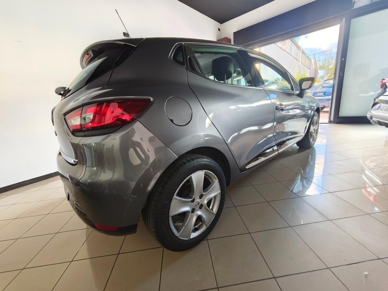 Renault Clio 1.2 75CV 5 porte ESENZIONE BOLLO!