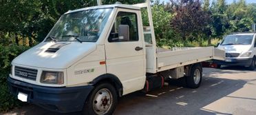 Iveco Daily 30.8 2.5 Diesel Furg.Classic USO CARROATTREZZI