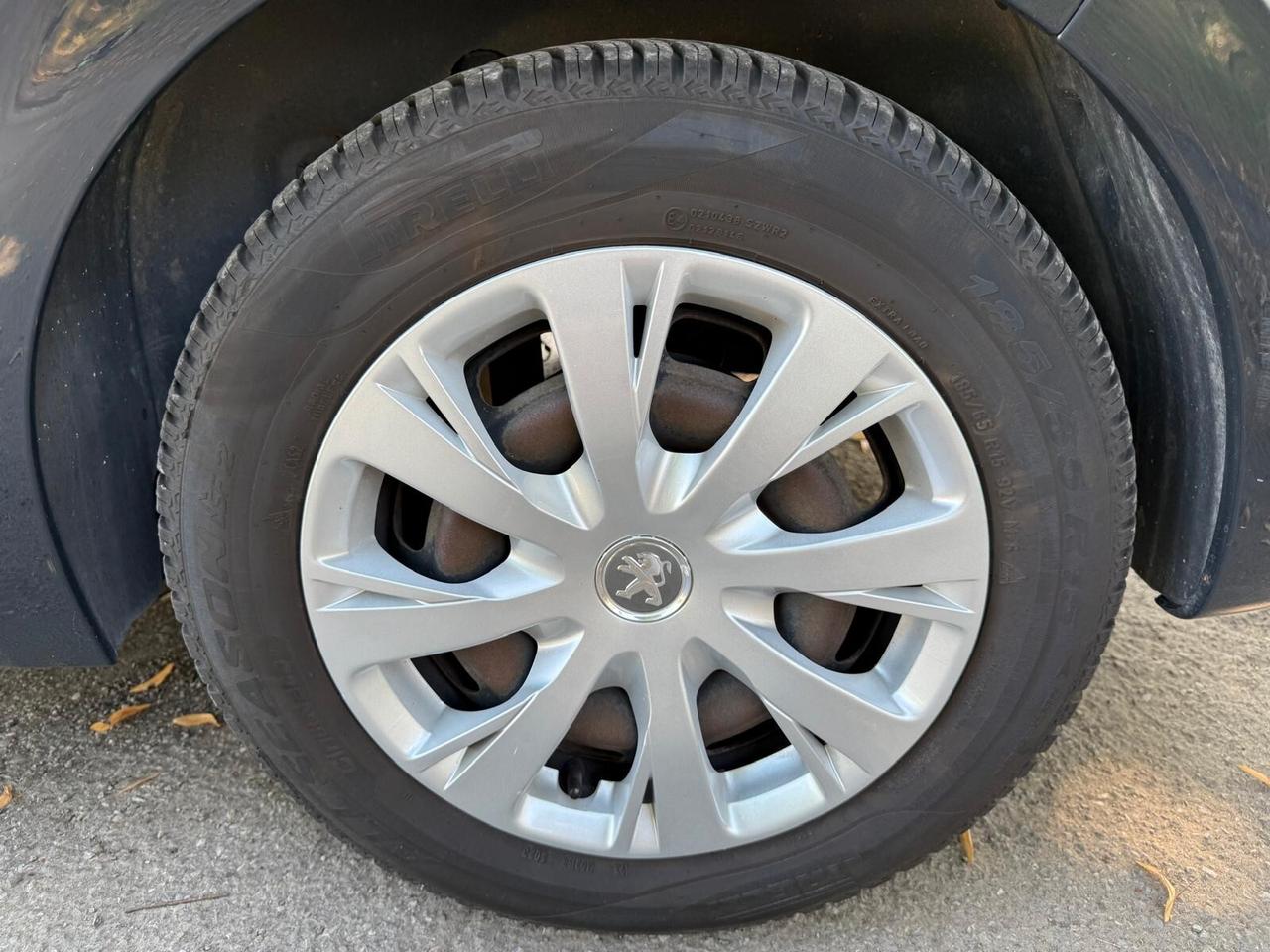 Peugeot 208 PureTech 82 5 porte Allure NEO PATENTATI