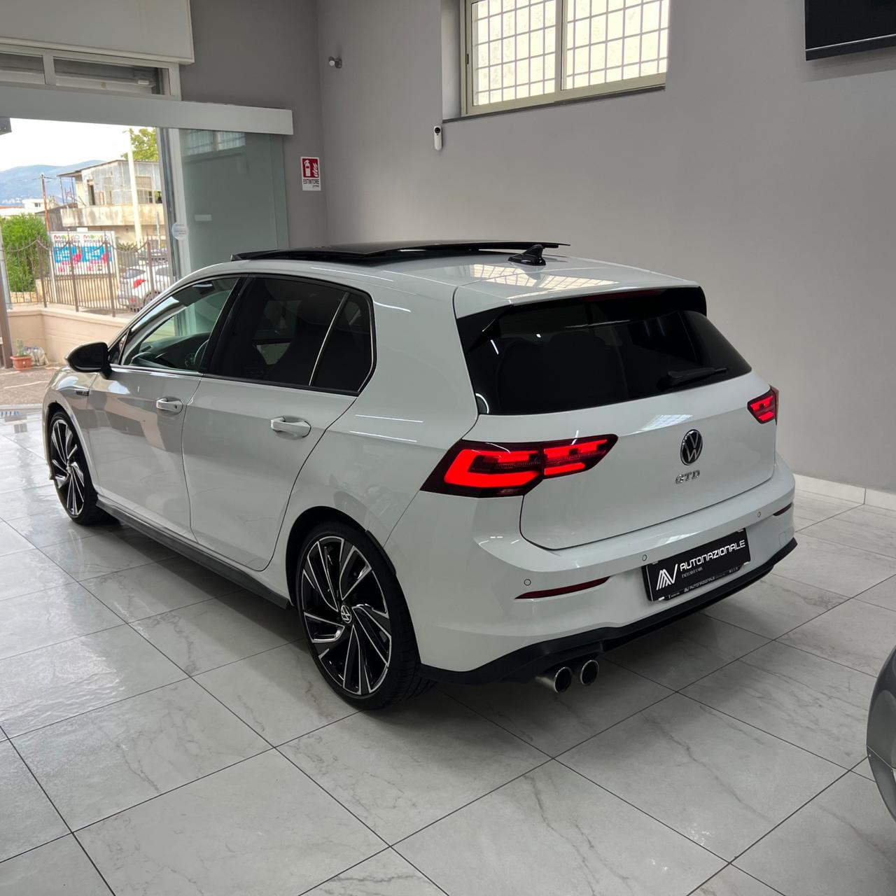 Volkswagen Golf GTD 2.0 TDI DSG 200CV TETTO HARMAN-KARDON