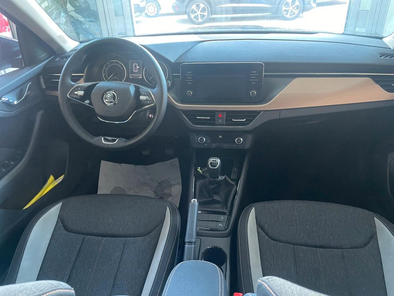 SKODA KAMIQ 1.0 TSI BLACK DOTS