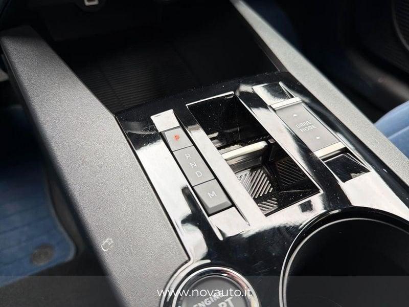 Lancia Ypsilon Ibrida Ibrida Edizione Limitata Cassina e-DCT