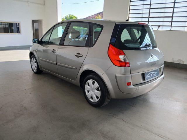 RENAULT Scenic 1.6 16V Dynamique