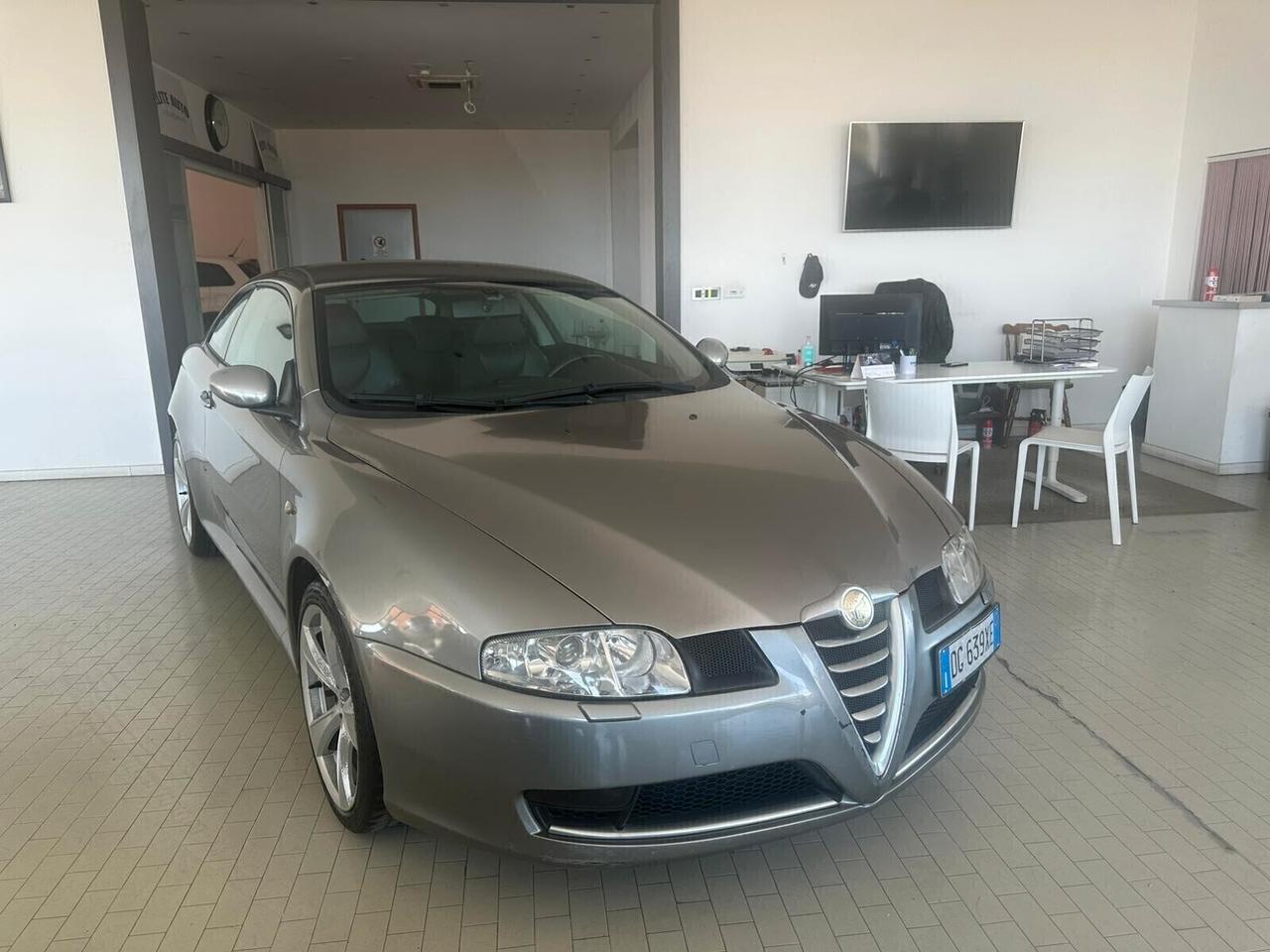 Alfa Romeo GT 1.9 JTDM 16V Distinctive Q2