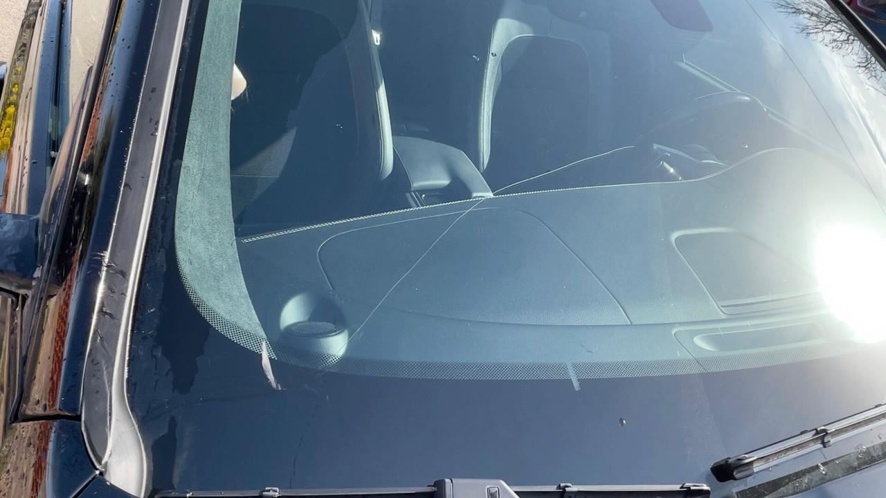 Jaguar XF 2.0 D 180 CV aut. R-Sport /(incidentata)