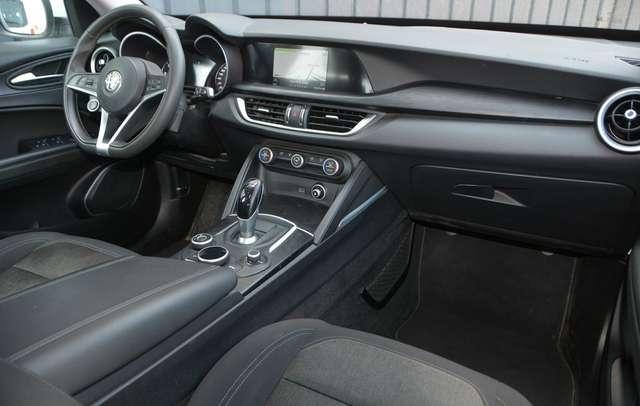 Alfa Romeo Stelvio 2.2 t Business Q4 210cv auto