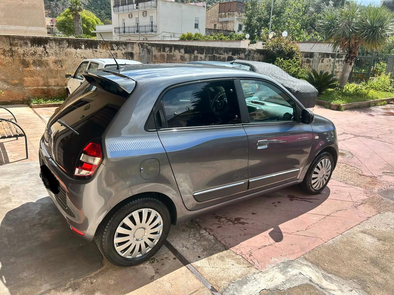 RENAULT TWINGO 1.0 2016 COSMIC LOVELY EDITION