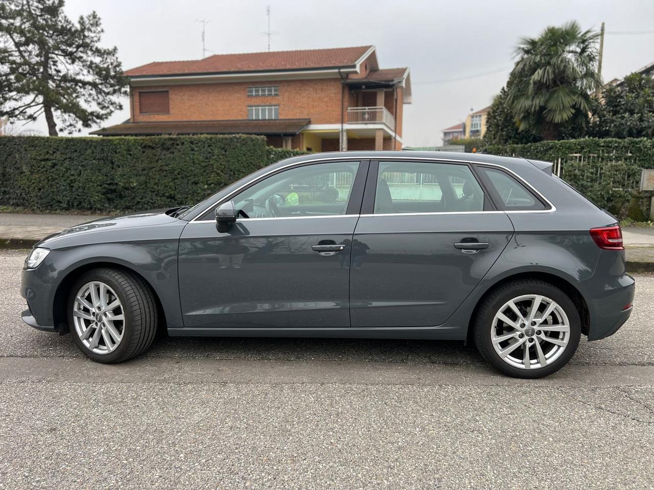 Audi A3 Business Line 1.6 30 TDI #4241