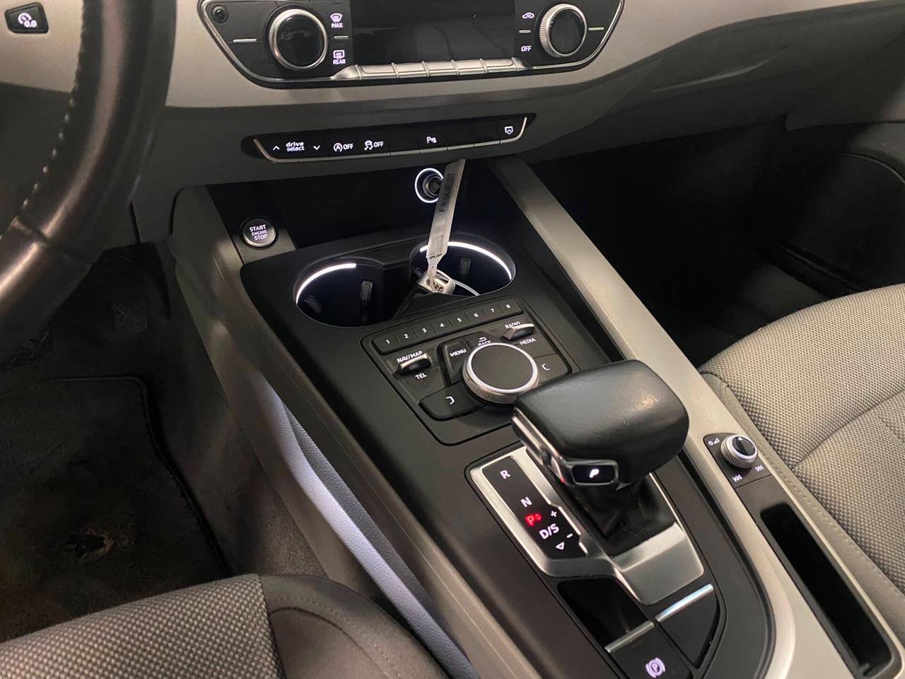 Audi A4 Avant 30 TDI S tronic line edition