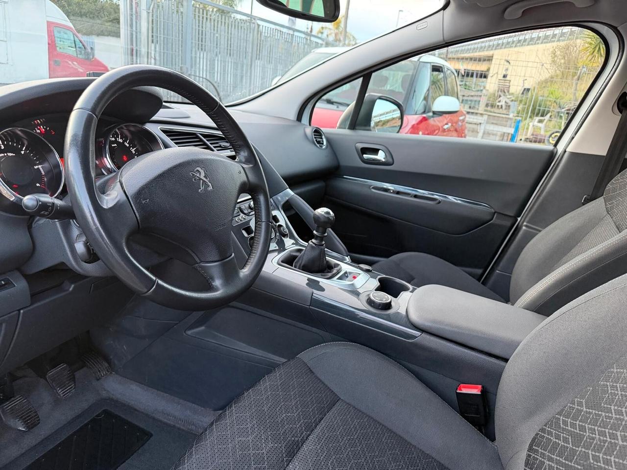 Peugeot 3008 BlueHDi 115cv S&S Allure-04/2015