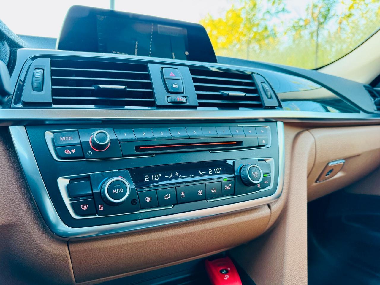 BMW 318d GT Luxury - LED / Navi