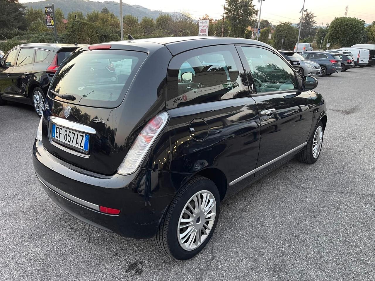 Lancia Ypsilon 1.2 69 CV Platino