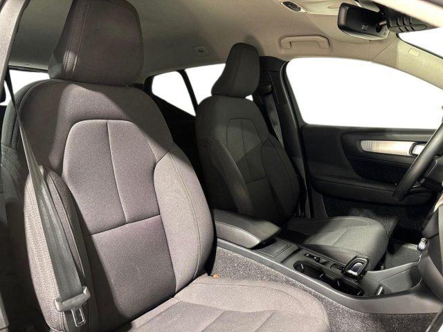 VOLVO XC40 T2 Geartronic Momentum N1