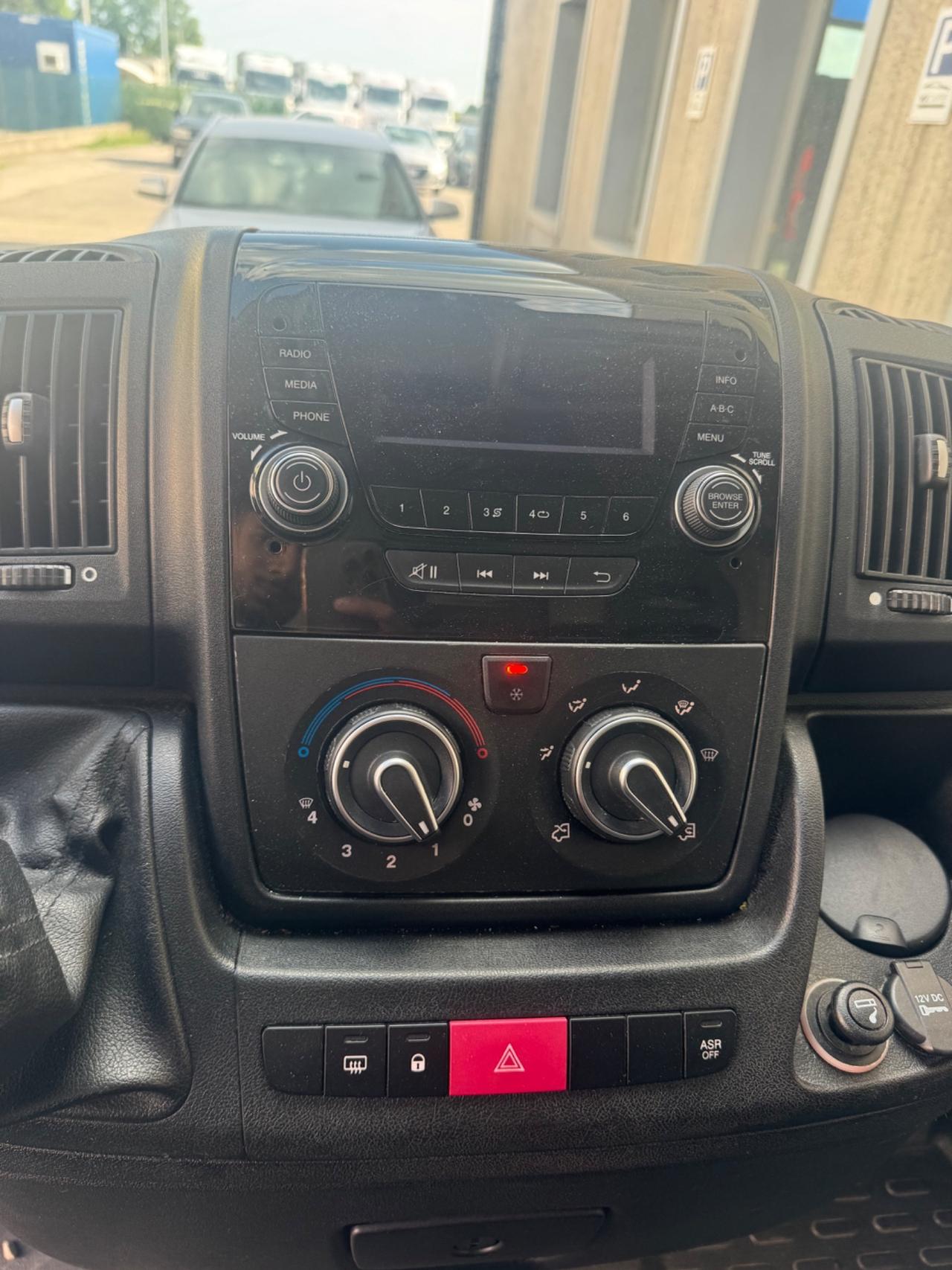 Peugeot Boxer 2.2 Diesel 150cv