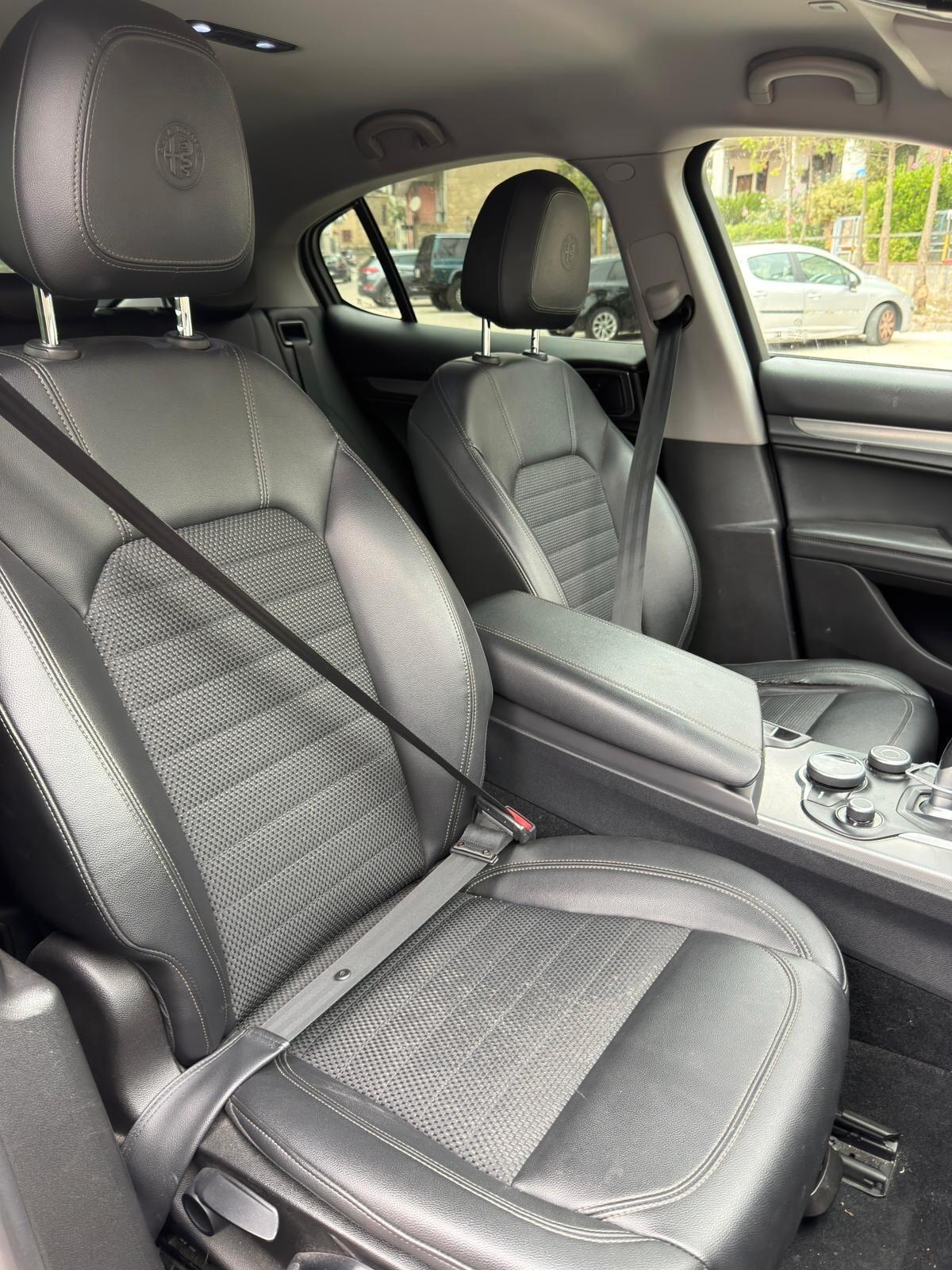 Alfa Romeo Stelvio 2.2 Turbodiesel 210 CV AT8 Q4 Executive