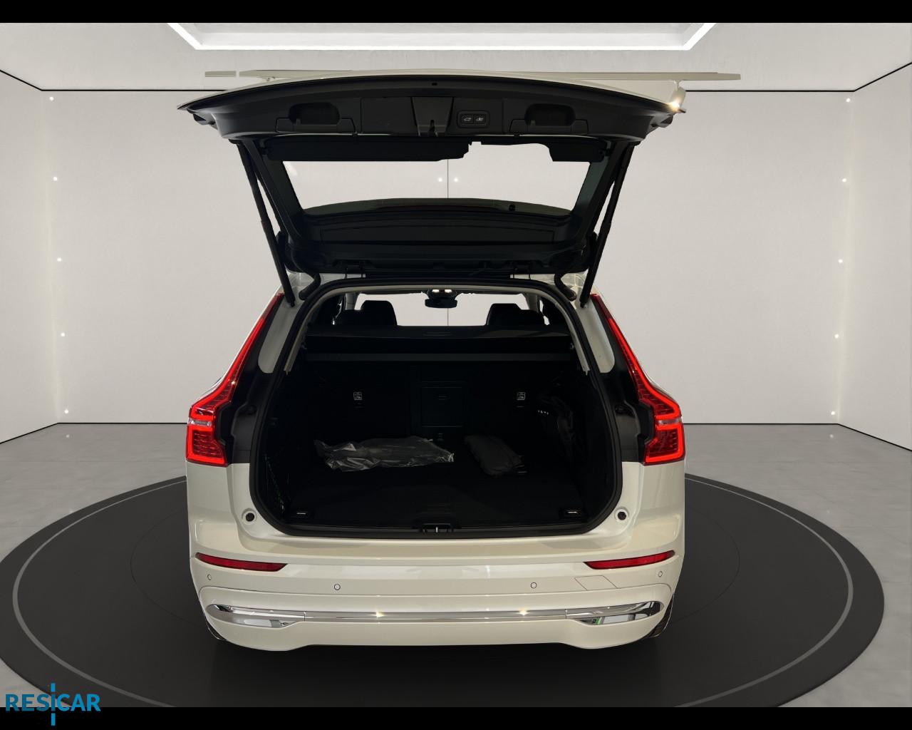VOLVO XC60 RECHARGE T6 AWD PLUG-IN CORE BRIGHT
