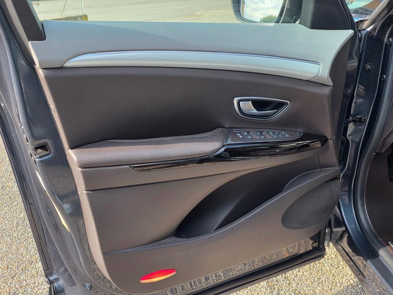 Renault Espace 2.0 DCI Initiale Paris 4Control