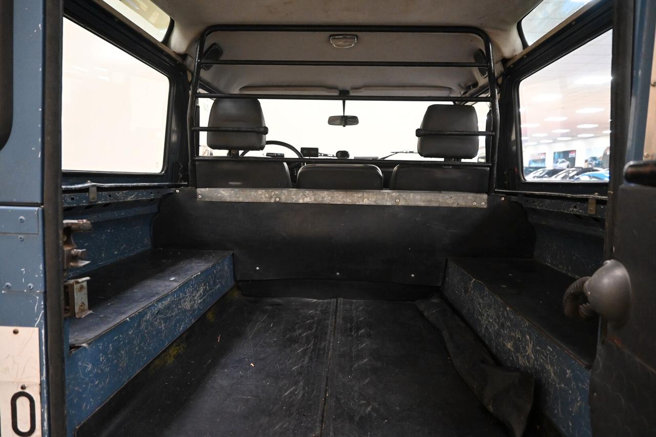 LAND ROVER Defender 90 turbodiesel Hard-top