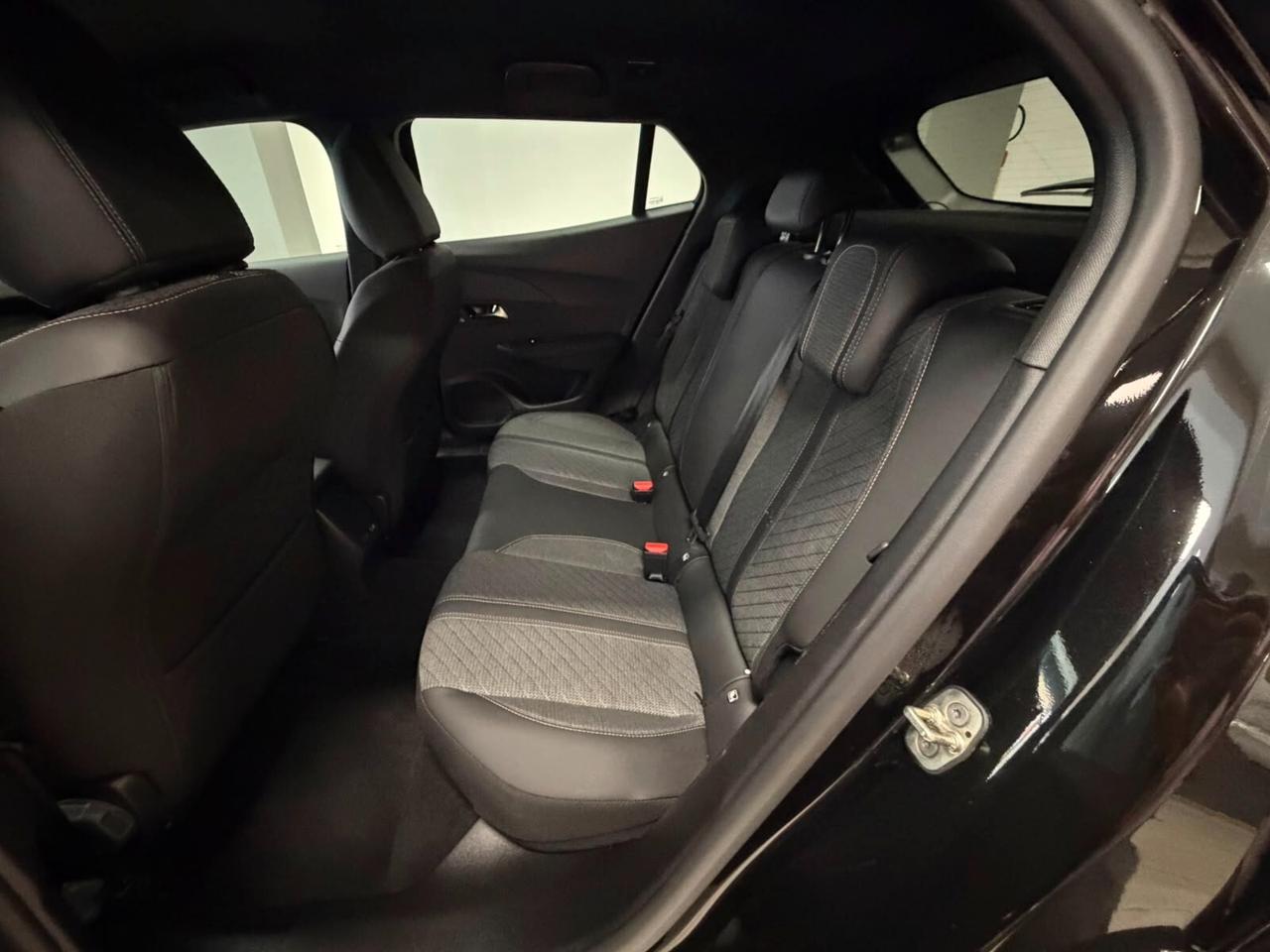 Peugeot 2008 Hybrid 145 e-DCS6 Allure RATE A PARTIRE DA 225 € AL MESE