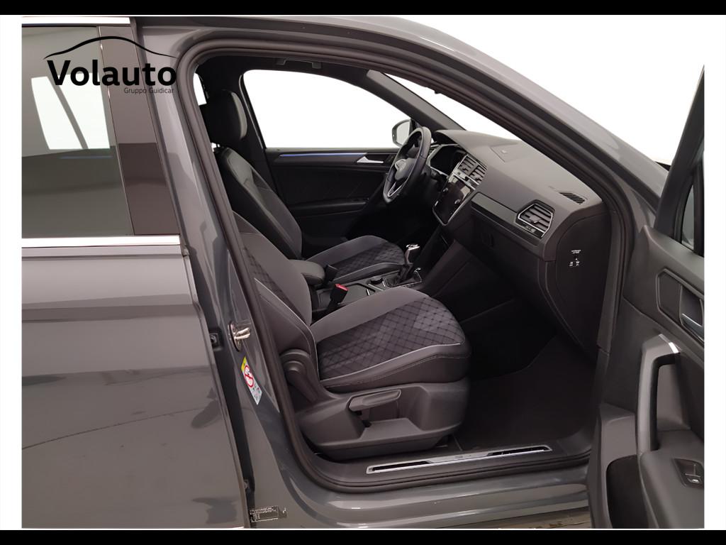 VOLKSWAGEN Tiguan II 2021 - Tiguan 2.0 tsi R-Line 4motion 190cv dsg