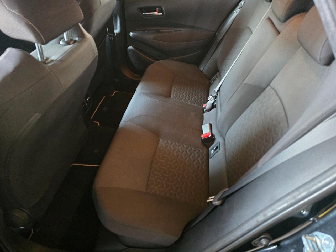 Toyota Corolla Touring Sports 1.8 Hybrid Business