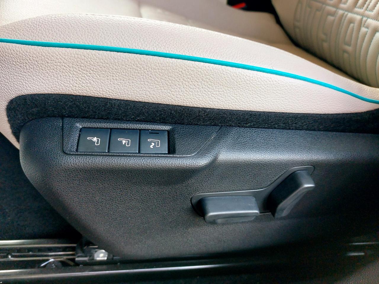 Fiat 600e 62 kWh Electric drive `La Prima` - 2025