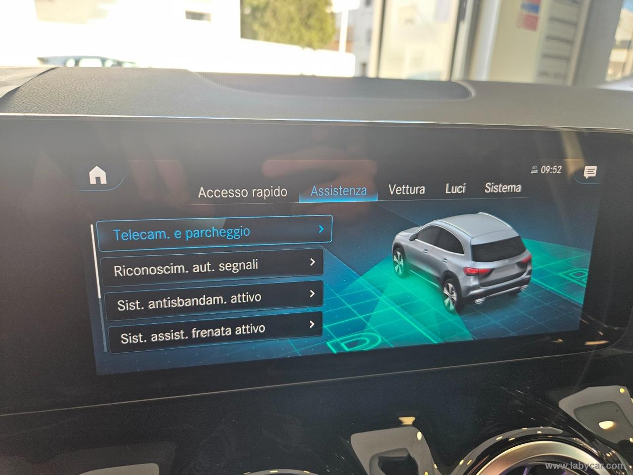 MERCEDES-BENZ GLA 200 d Automatic 4Matic Sport